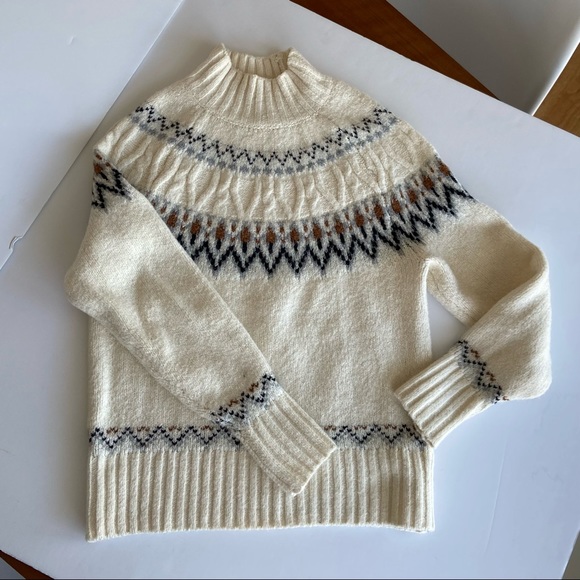 Like new! Oatmeal color Nicole Miller super soft fair isle mock neck sweater - Picture 2 of 5